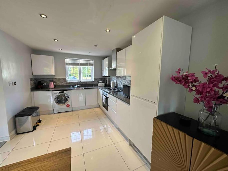 Waterside Mufc & Trafford Centre Townhouse 4 Bedroom Free Parking Manchester Ngoại thất bức ảnh
